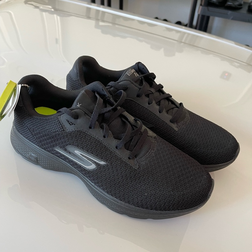 Brand new sketchers